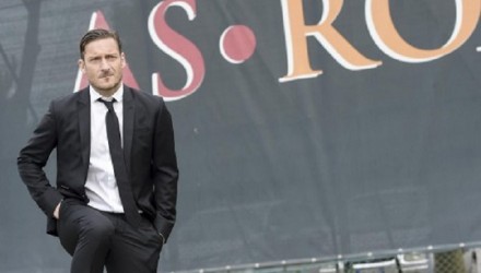 Torna il capitano, Totti dirigente della Roma